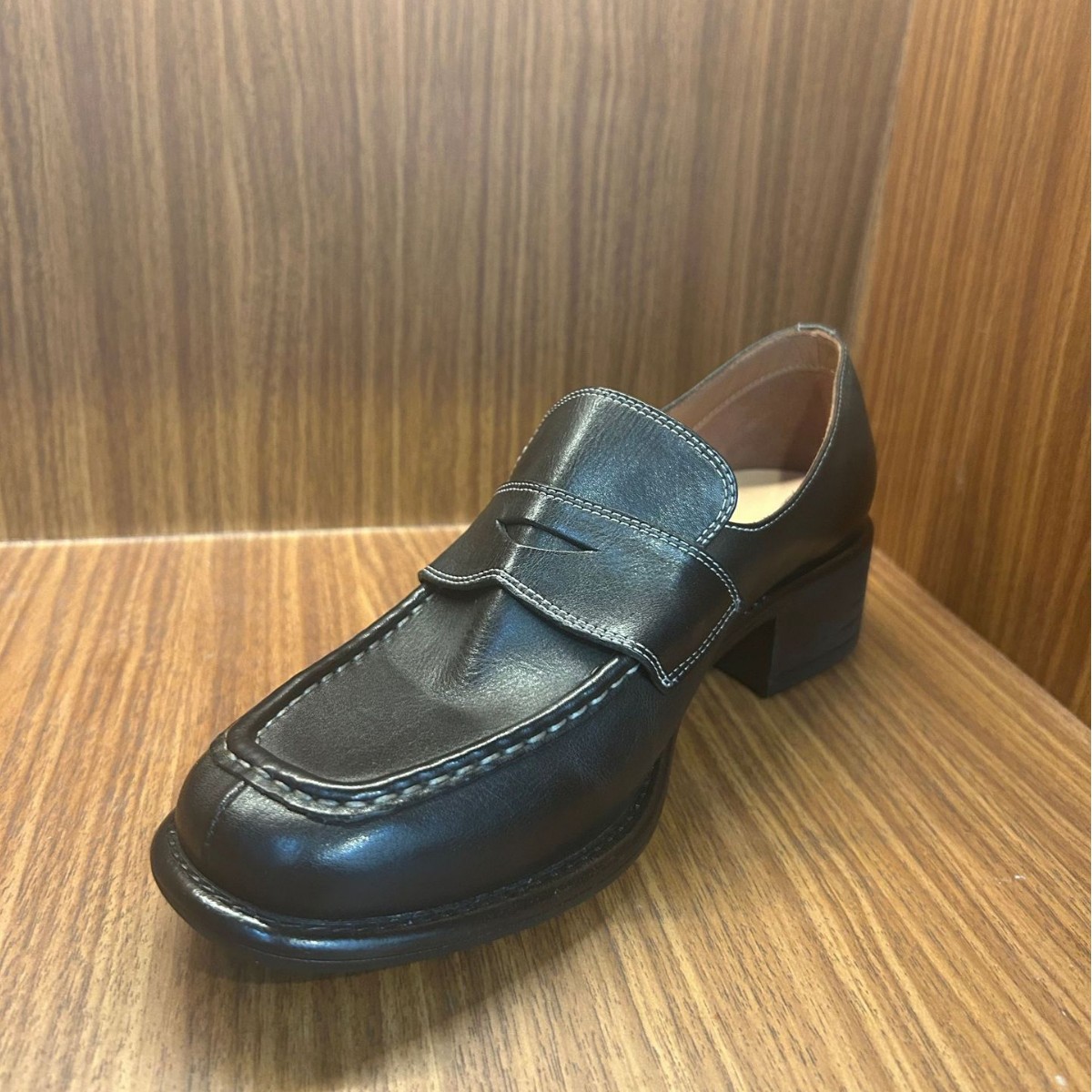 源头工厂批发水洗2024秋季新款马皮女鞋英伦风乐福休闲鞋详情3