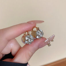 不对称绿色花瓣耳环高级感百搭复古珍珠耳坠女925银针耳饰品批发详情8