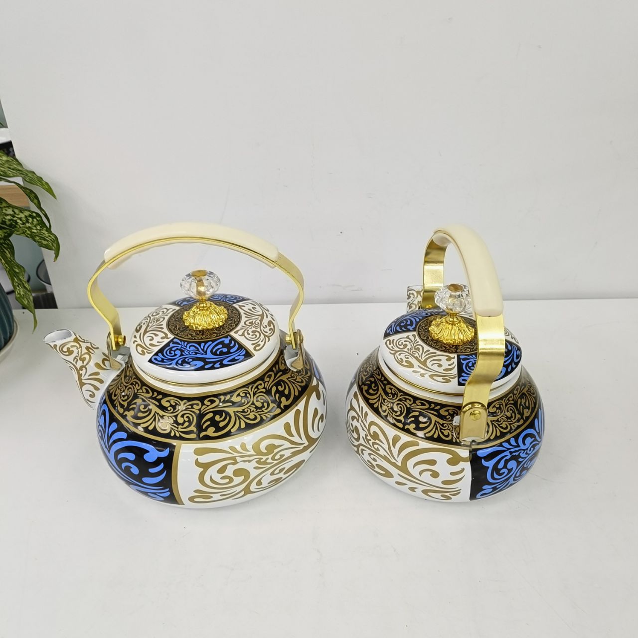 The latest Middle East Saudi flower-shaped enamel water kettle 2.1L, 2.6L enamel teapot, coffee pot, induction cooker with open flame pic 10