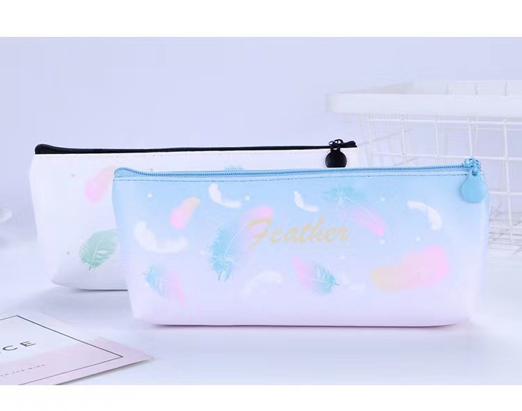 Simple leather large-capacity quille case for girls, cute pencil case, creative stationery storage bag for junior high school and primary school students pic 6
