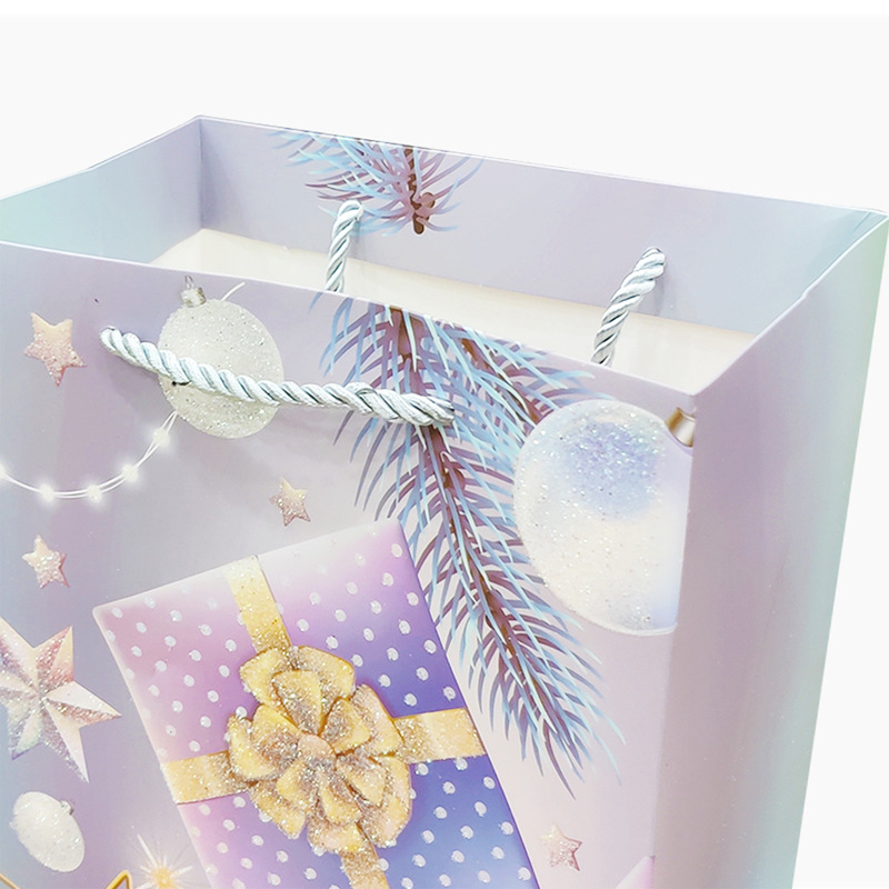 佰世特包装新款圣诞节礼品袋撒粉工艺纸袋手提袋节日包装袋批发详情3