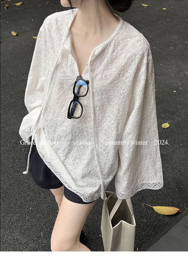 The First batch of 13 Factories 2024 early autumn new Korean version pure cotton embroidered lace V-neck slimming pullover sun-protective shirt for women pic 1