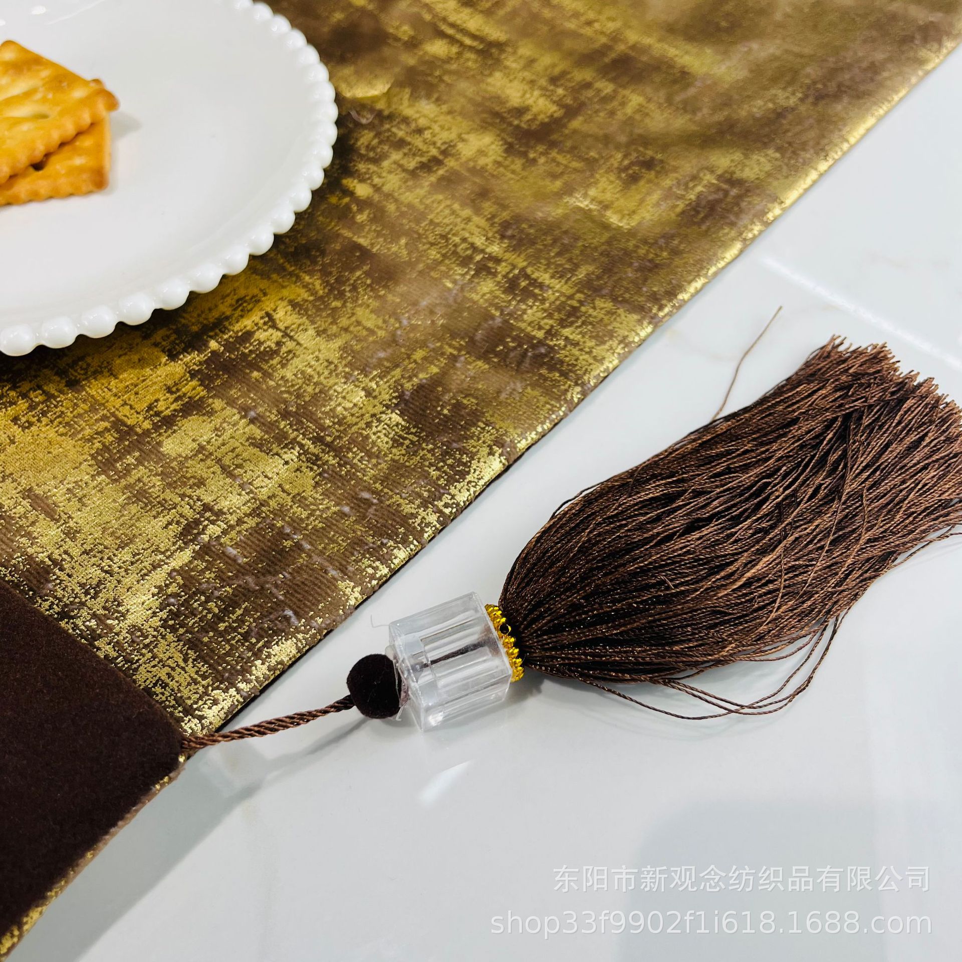 新款加工定制加厚绒布烫金日式桌旗酒店床旗流苏茶几台布厂家直销详情7