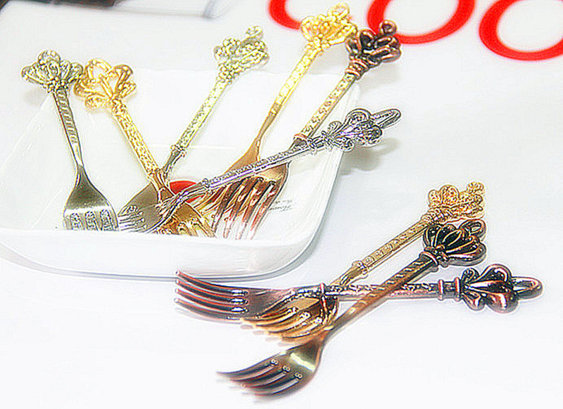 Retro crown fruit fork set in gold, silver and bronze colors, creative and fashionable 4-finger fork, retro fork, auspicious and lucky knot pic 2