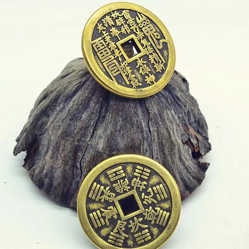 Thickened brass mountain ghost spending money new Chinese-style pendant necklace for men and women, antique copper spending money safety buckle copper accessories pic 7