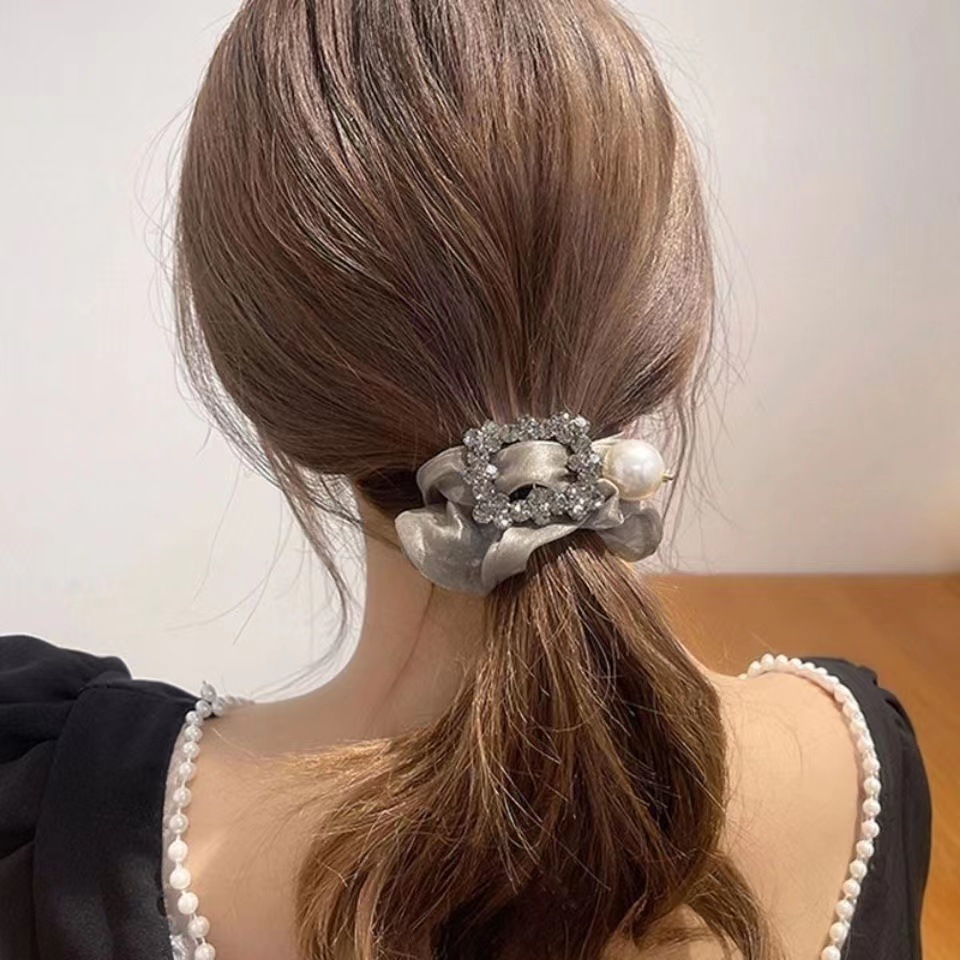 Korean-style organelle pearl large intestine hair tie for women in summer, ins French high-end ethereal chanel-style hair tie pic 6