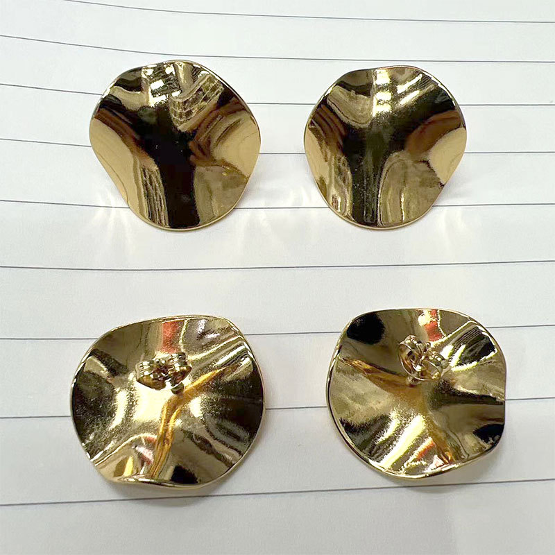 Simple design photosensitive round pleated earrings for women, European and American cross-border style, geometric irregular copper gold-plated jewelry pic 3