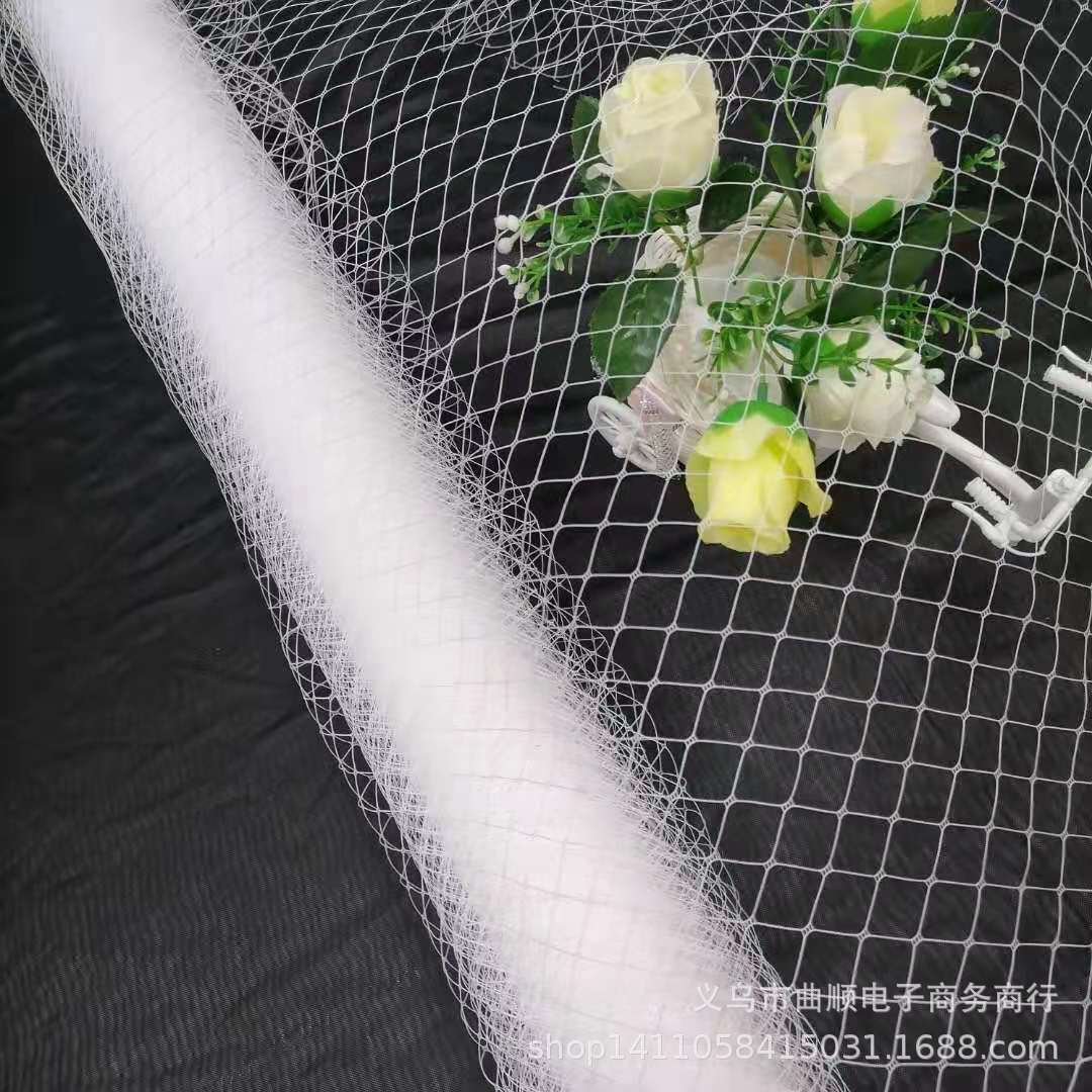 ونسيج من النسيج المصنوع من النسيج المصنوع من النسيج المصنوع من الفستان الزفاف ذات العين الكبيرة، وهو نسيج من النسيج المصنوع من النسيج pic 35