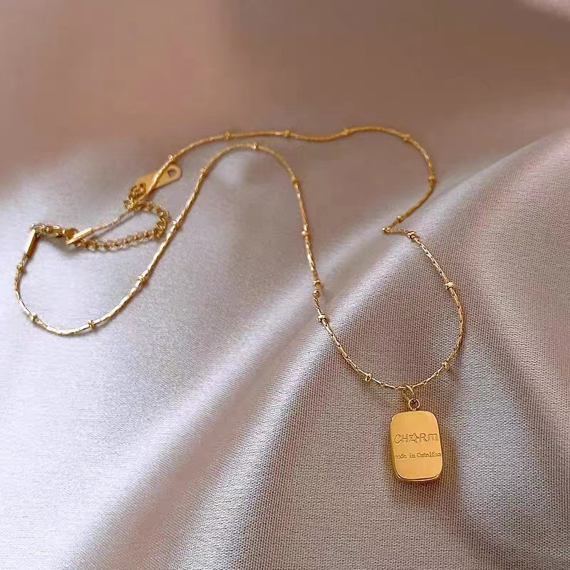 Gold brick titanium steel necklace for women, light luxury, high-end design sense, niche golden collarbone chain, 2025 new trendy sweater chain pic 6