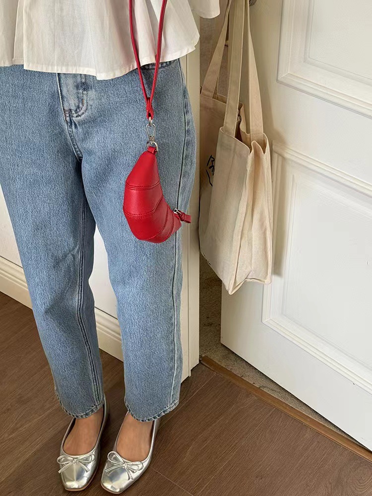 【小优家包包】PU超柔软皮牛角包零钱包卡包挂脖包包女款mini小包详情2