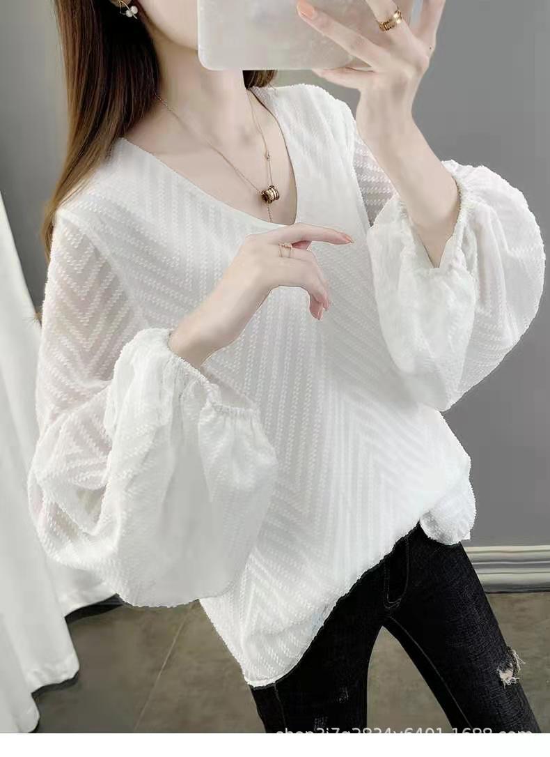 The 2021 new early spring style chiffon top with a large size and a stylish European look is ethereal and slimming, covering the belly pic 1