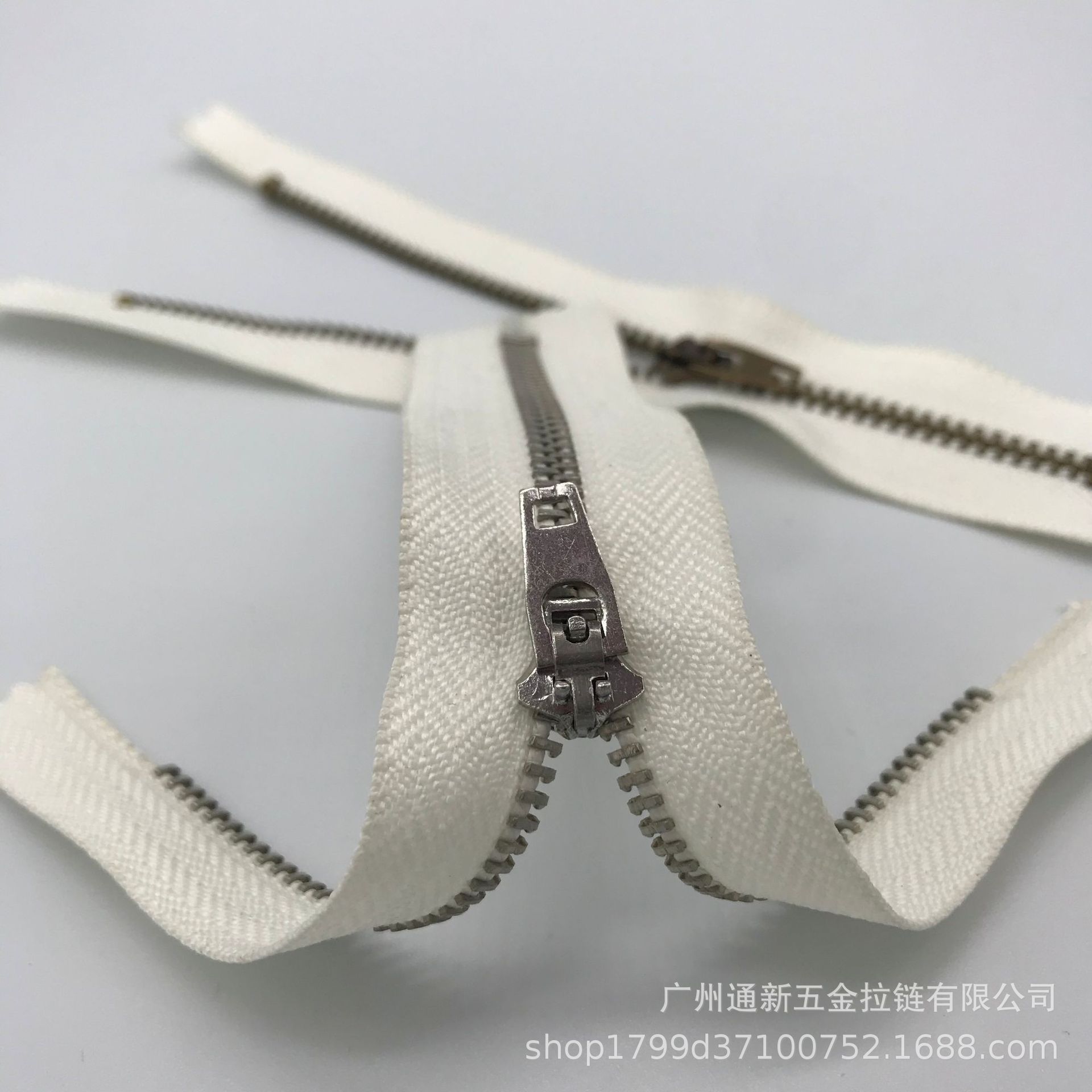 Zipper factory No. 3# and No. 4# metal zippers, closed-tail spring head jeans zippers, bronze tooth band lock front zippers pic 7