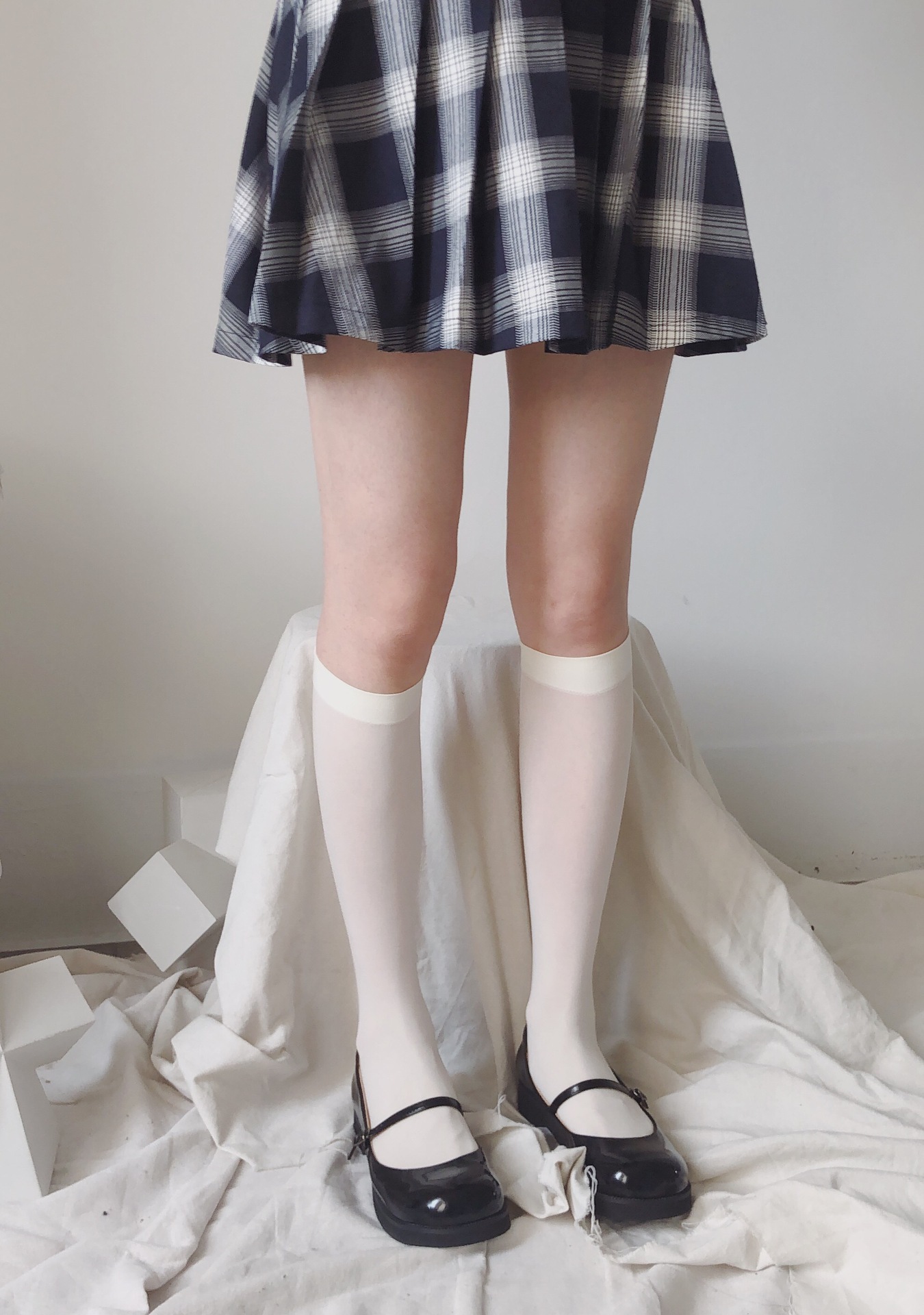 Classic and versatile jk black and white mid-calf knee-high socks that can be worn all year round, featuring non-permeable velvet calf socks pic 25