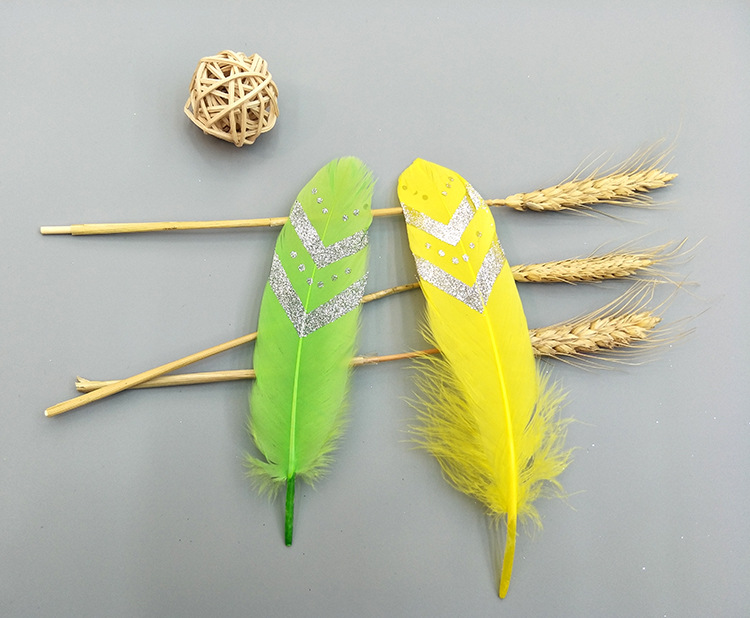 A large quill feather gift box with all-gold and all-silver feathers, paper card bookmarks and decorative quill pens pic 61
