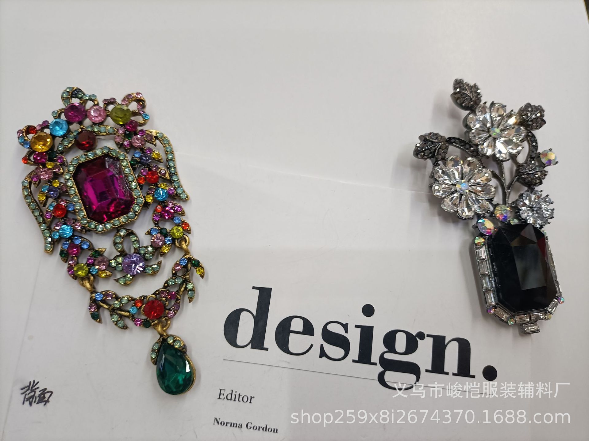 Elegant and refined brooch for ladies, simple Korean crystal corsage cardigan, sweater, pin buckle, overcoat accessory pic 30