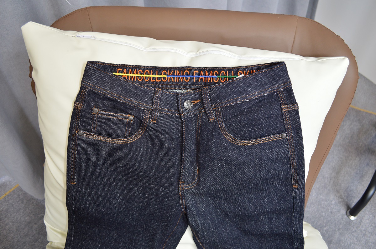 New trendy dark jeans for men in autumn and winter, a fresh and stylish stretch straight long pants for young men pic 9