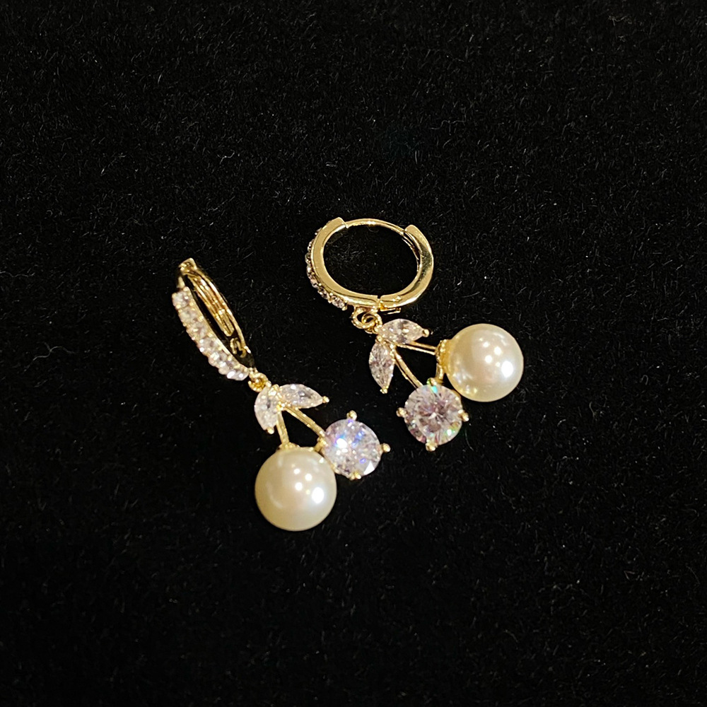 Ailu high-end and elegant earrings, small and exquisite, light luxury ear buckles and ear rings, fashionable design sense, niche earrings wholesale pic 3