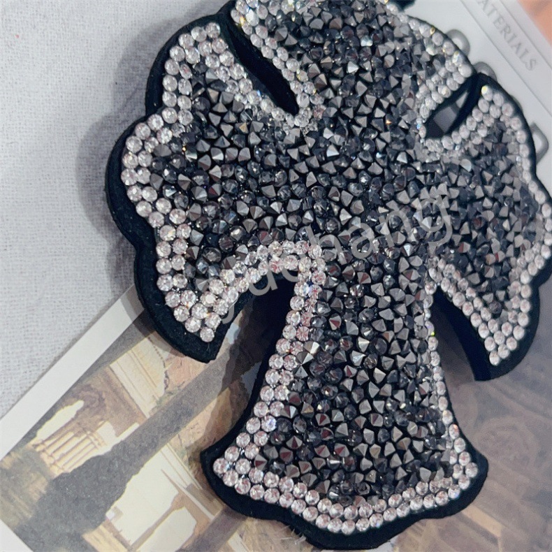 跨境电商克罗心两头尖水钻钥匙扣挂件韩国绒流苏详情17