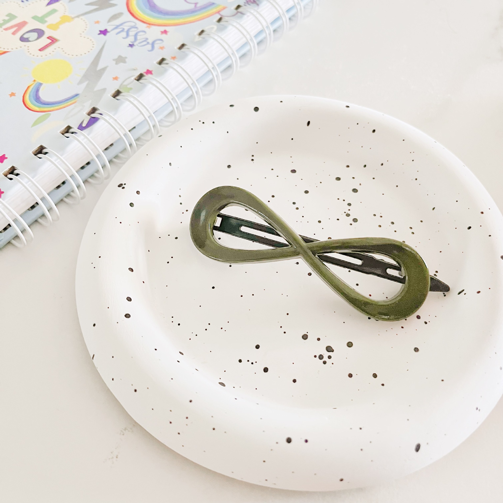 The same style of top clip in Dongdaemun, South Korea, colorful one-piece clip, ins Hyuna frog clip, versatile girl bangs hair clip pic 13