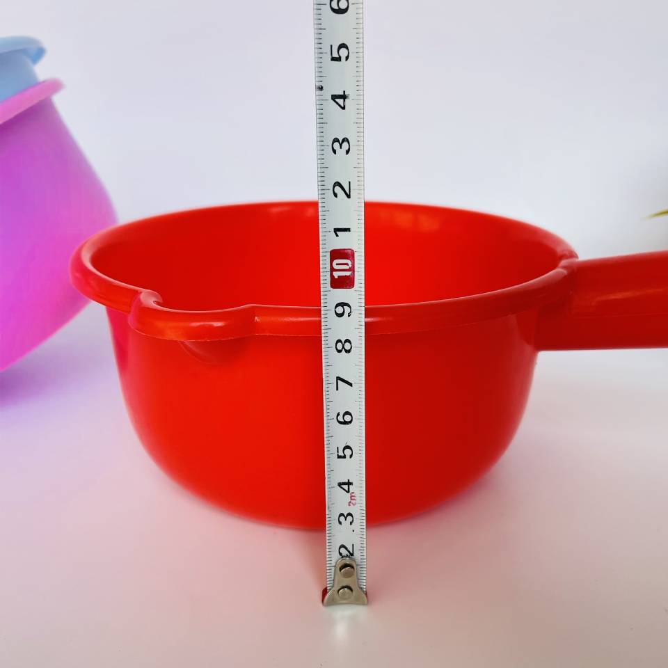 Large red water ladle thickened ladle with handle drifting water ladle long handle 水舀子 with mouth ladle water bowl two yuan wholesale pic 10