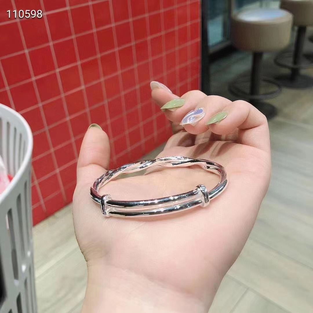 999足银时尚扭麻花推拉手镯女银手链礼物女详情15