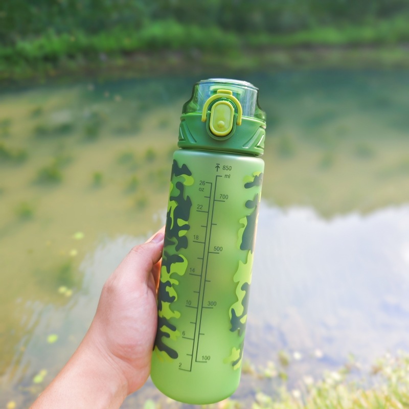 Wholesale water cups, portable camouflage sports water cups, rope lifting, camping, student military training, high appearance level outdoor water bottles for men and women pic 9