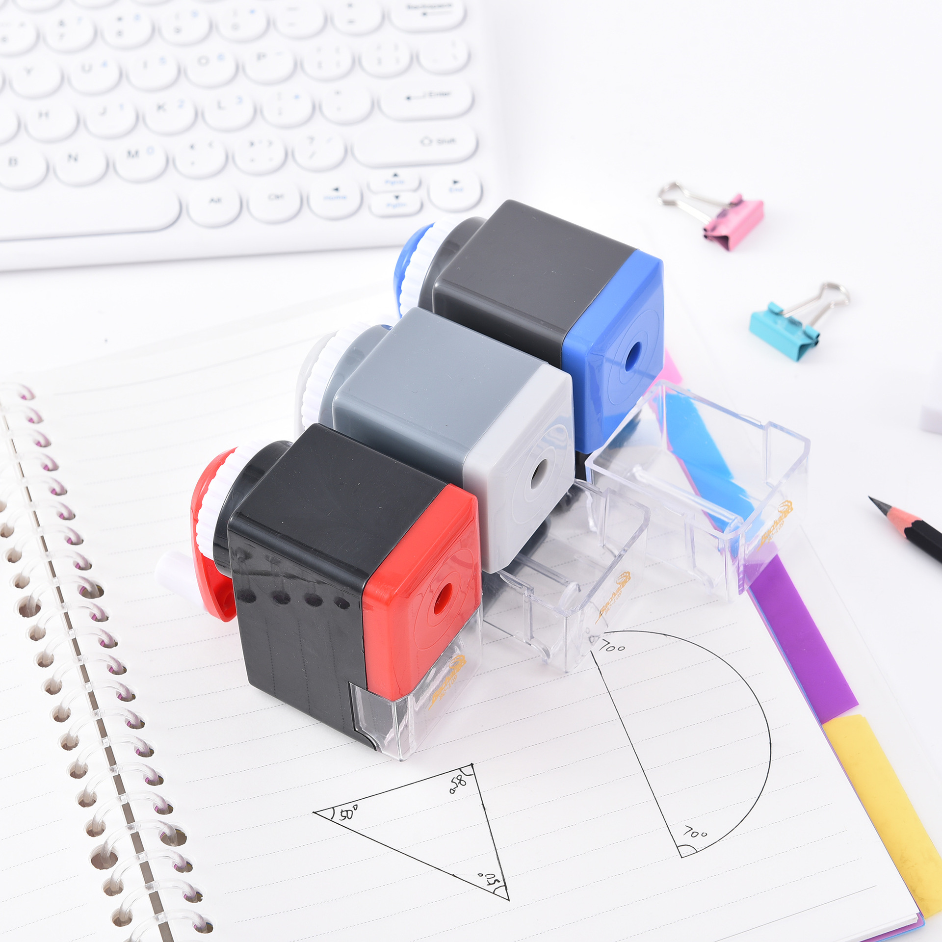 Factory direct supply of cartoon hand-cranked pen sharpener BC-109, cute hand-cranked pencil sharpener for students wholesale pic 9