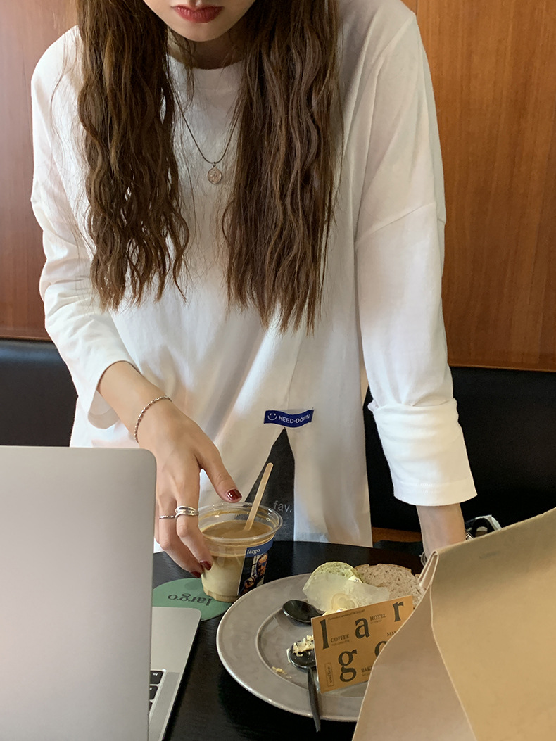 黄峥简约贴标开叉长袖T恤女2022春韩版宽松休闲设计感上衣T85396详情17