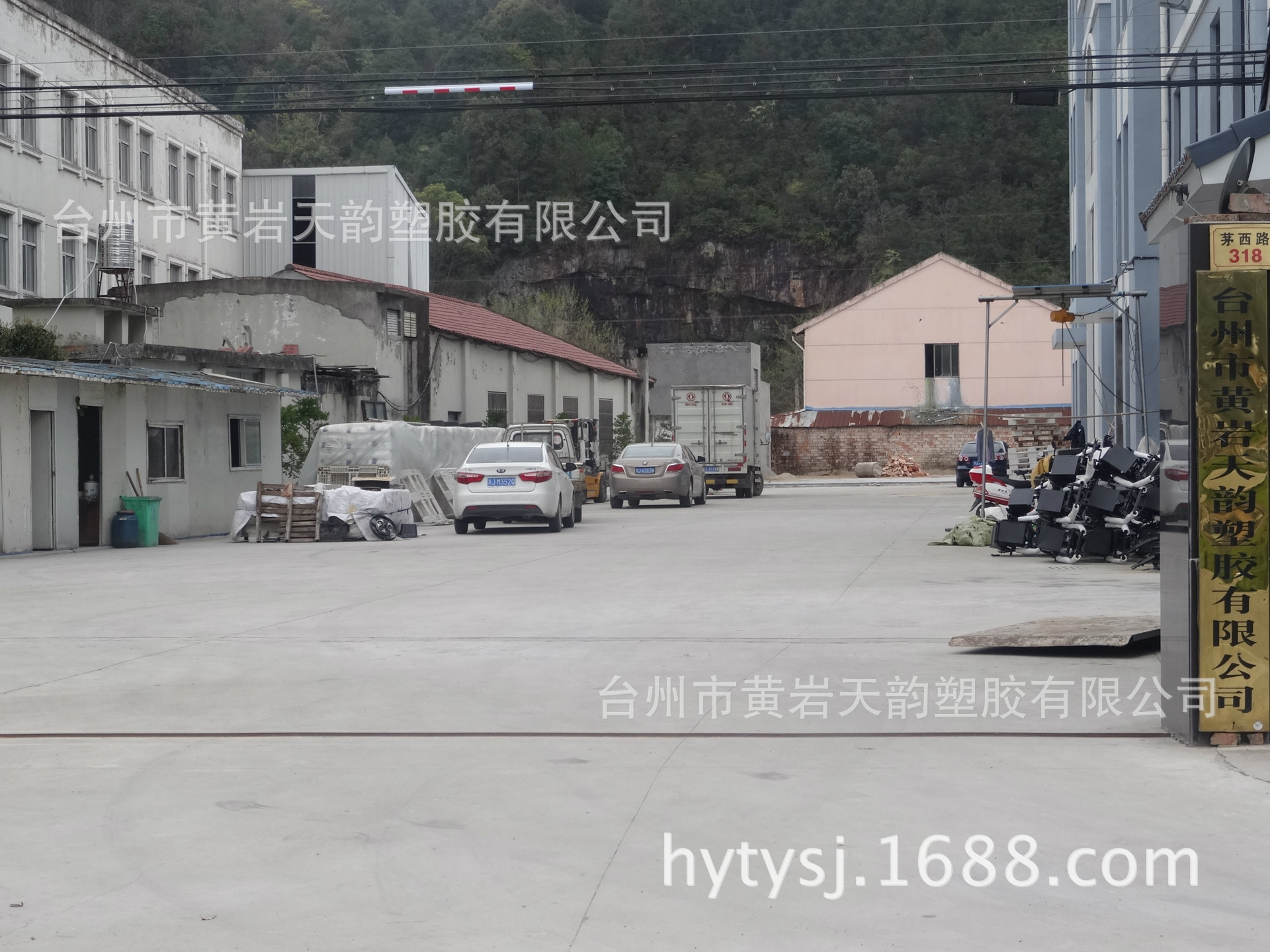 Factory processing and customization of thickened square hand-held ice cube buckets for bar use, with 1.7L small ice cube buckets in stock for foreign trade pic 51