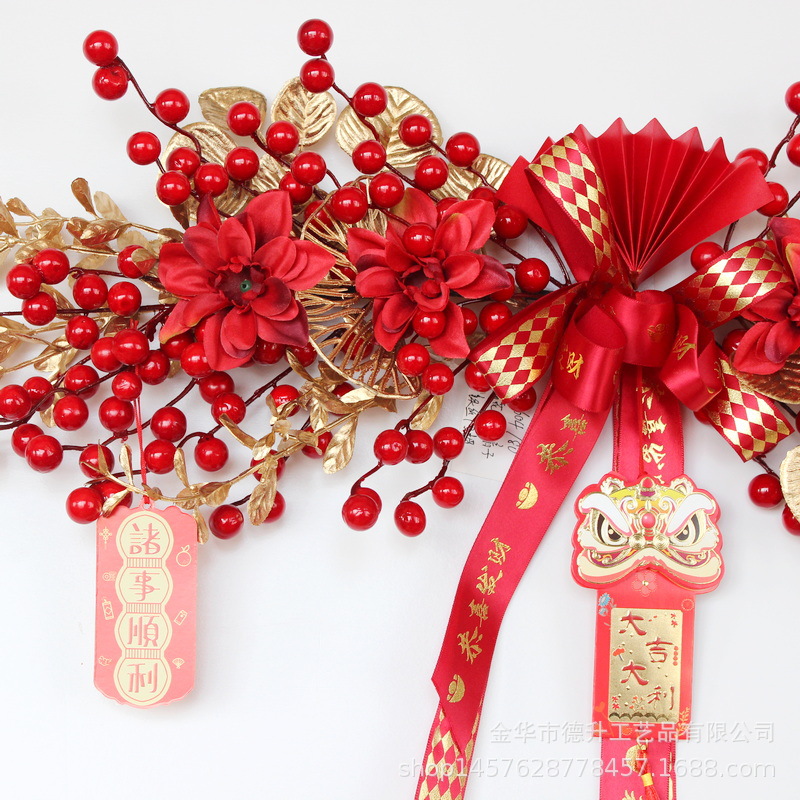 For the joy of moving to a new home, decorate with red and prosperous fruit pendants. For the New Year, decorate the home, hotel and restaurant scenes pic 3
