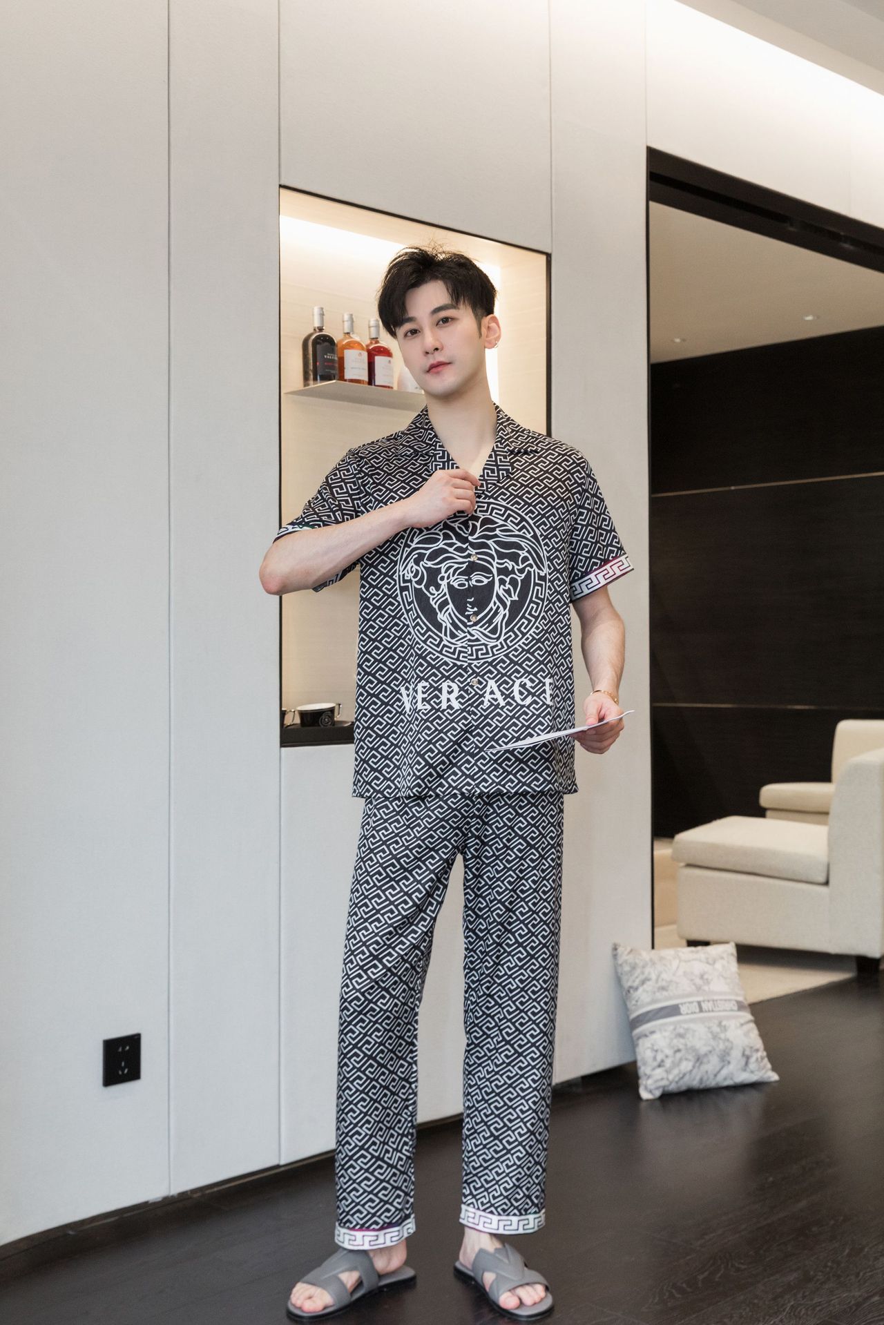 春夏新款冰丝情侣睡衣女短袖长裤套装男士高级感家居服外穿欧美风详情8