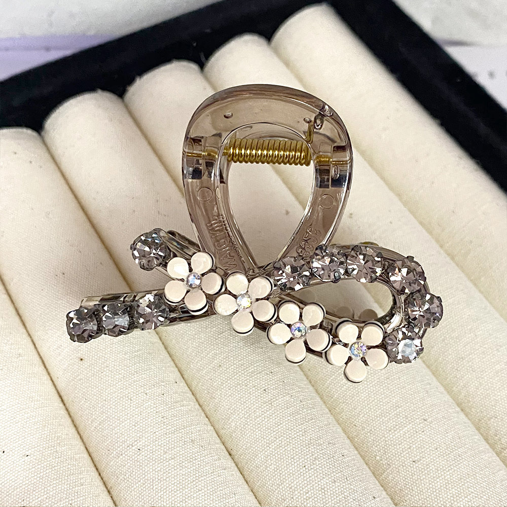 High-end camellia semi-tied hair clips for women, a niche hair accessory with diamonds, simple and elegant style, small grappling clips, less hair volume, shark clips pic 17