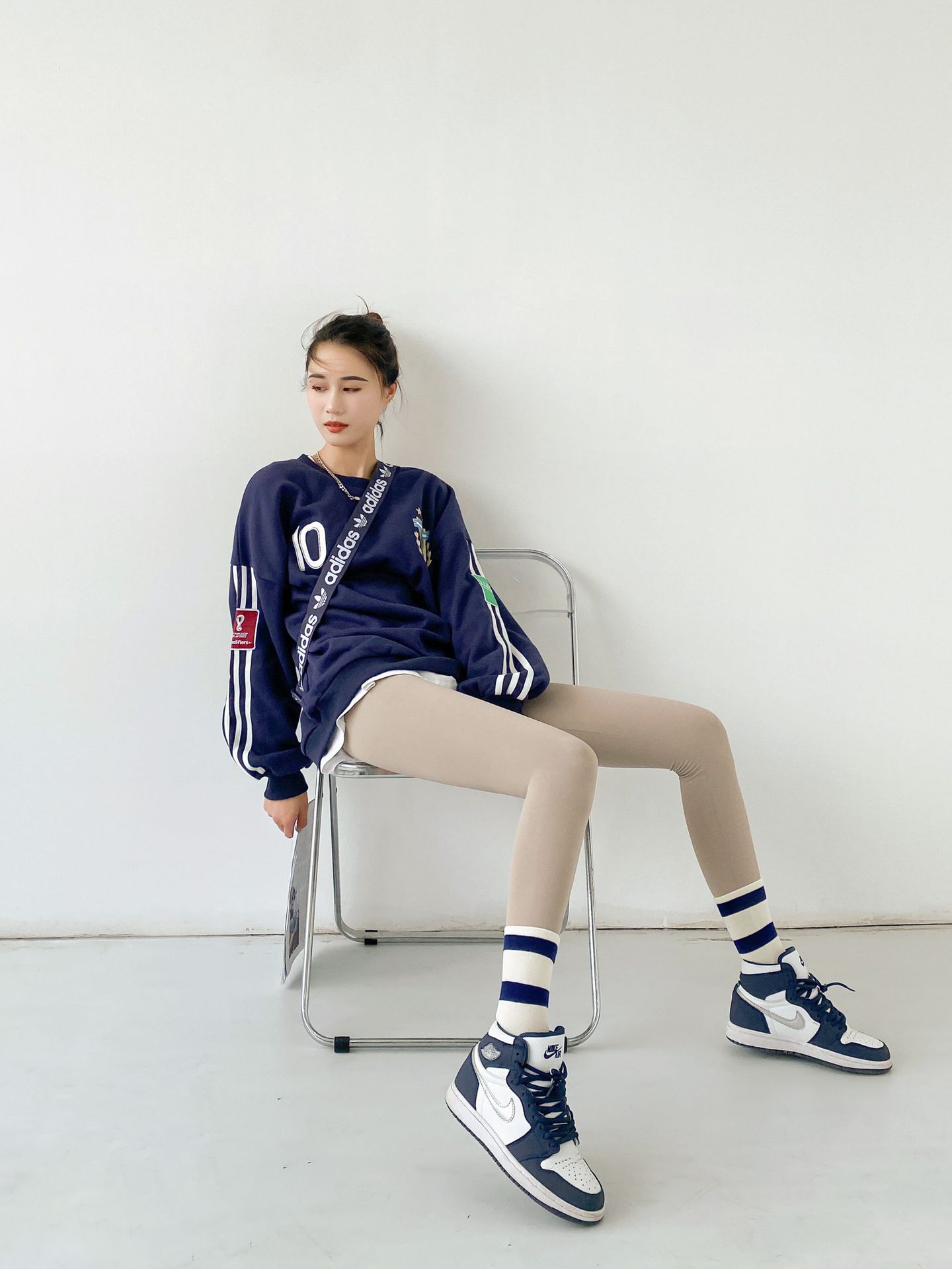 Wholesale of 2023 Spring and autumn tight-fitting high-waisted leggings, water-sparkling Barbie pants, a must-have for lifting buttocks, 9-inch pants, a one-piece replacement for women pic 2