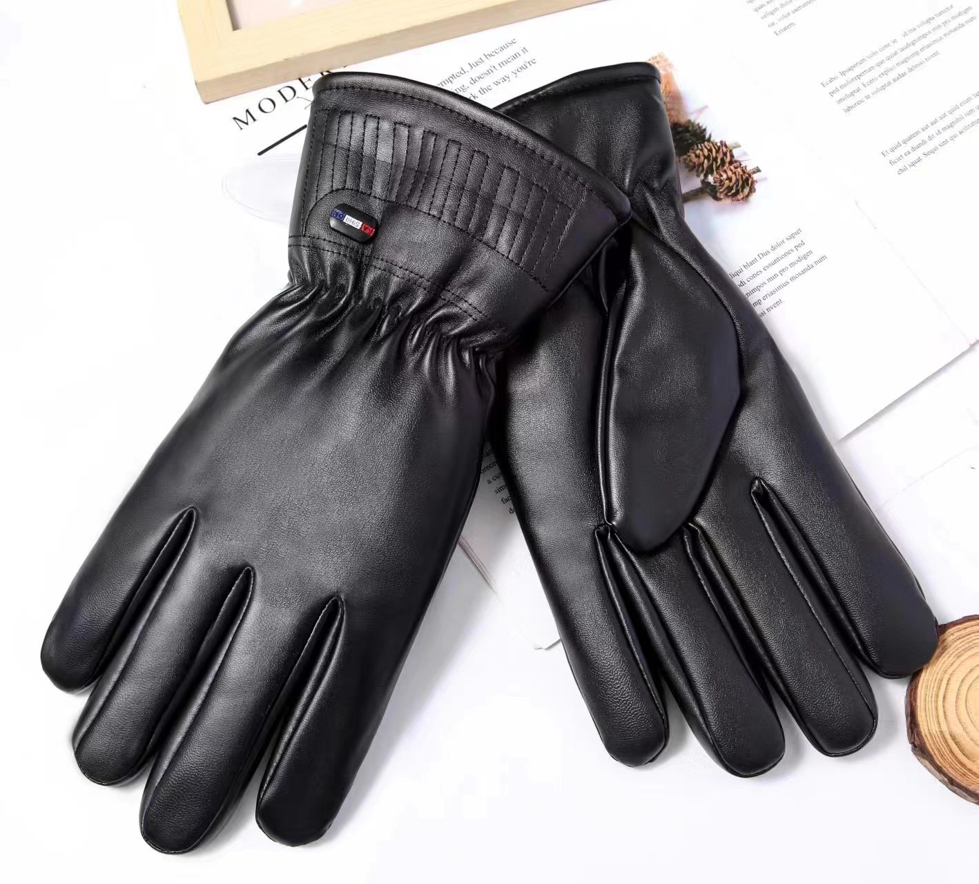 Wholesale of black leather gloves for cross-border men and women, windproof and warm gloves for motorcycle riding, and high-quality touch screen PU gloves pic 2