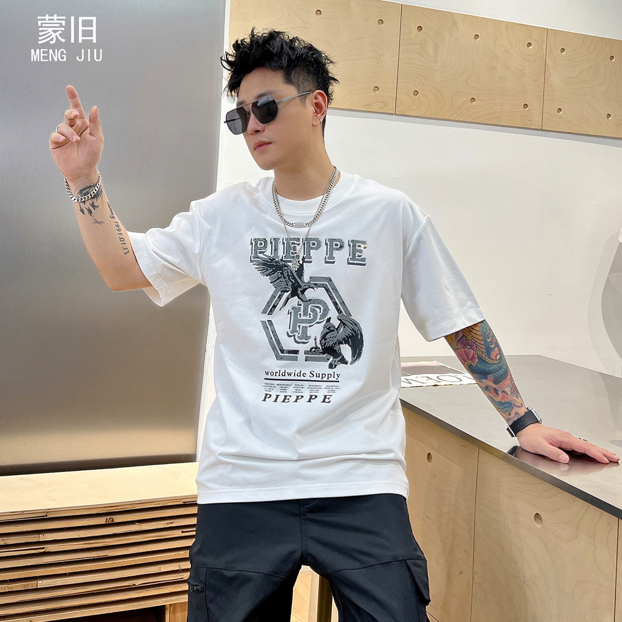 潮牌ins夏季新款t恤男宽松纯棉短袖潮流印花烫钻圆领半袖男士上衣详情5