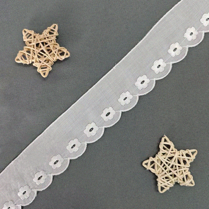 Wholesale of cotton embroidered lace, hollowed-out lace, embroidered skirt hem, clothing accessories, milk silk, perforated, barcode 2.5 pic 120