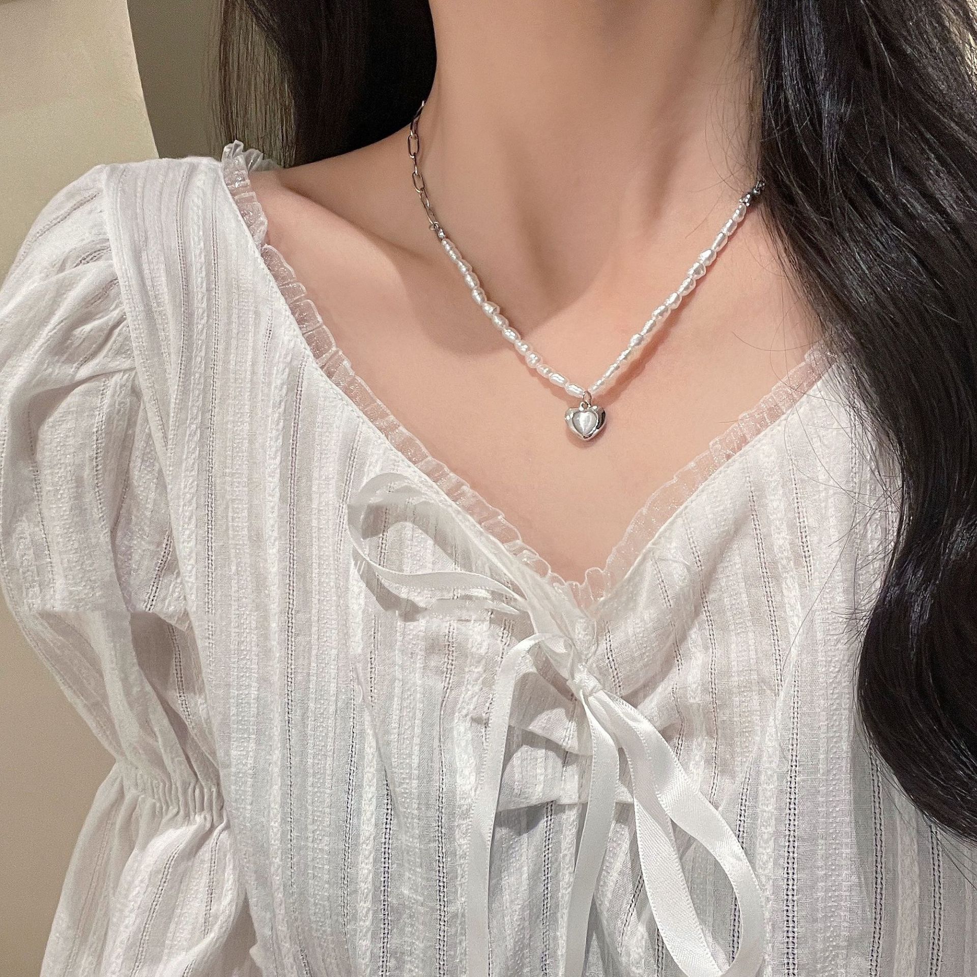 European and American style heart-shaped necklace, versatile for women, niche design, hot girl ins style, titanium steel, non-fading, high-end collarbone chain pic 36