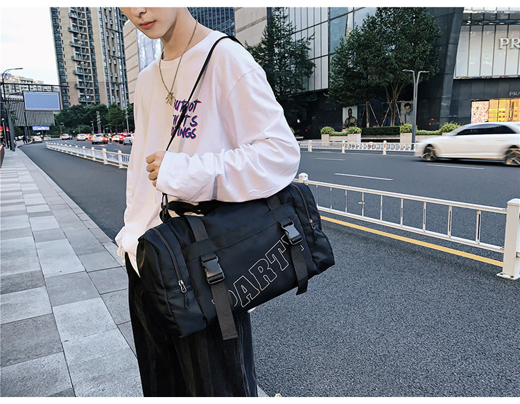 手提短途旅行包女潮牌时尚休闲斜挎包干湿分离运动大容量健身包男详情8