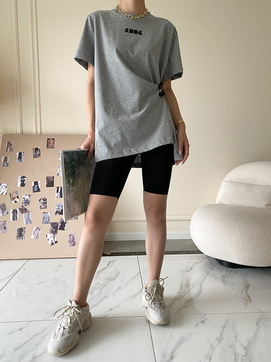 Sinan guoji plato hebilla bifón caída hombro manga camiseta mujer moda cool sentido de diseño verano 2022 nuevo SN1425 pic 23
