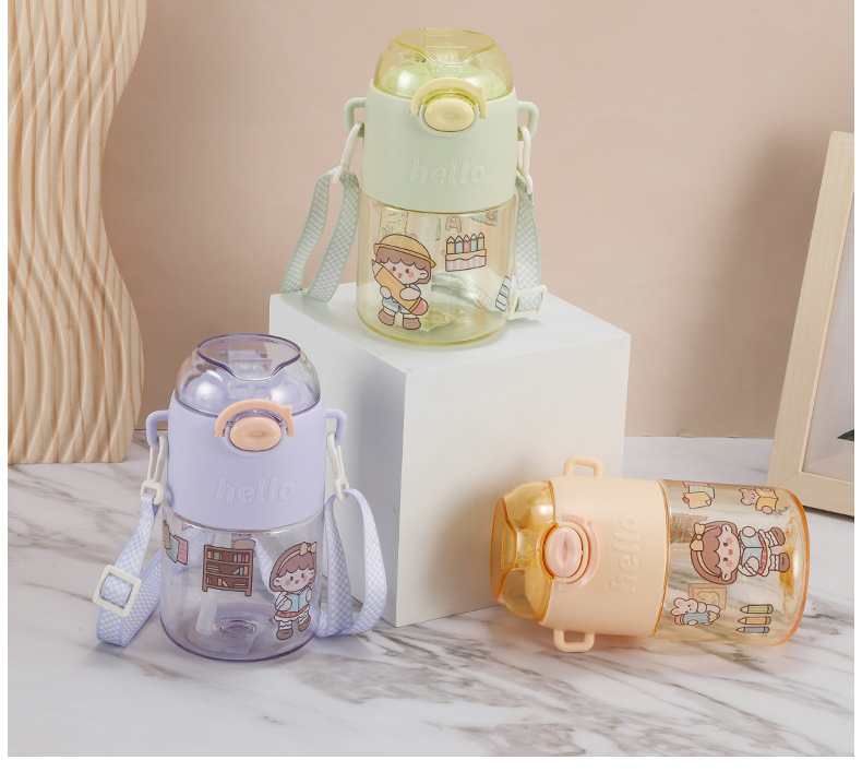 This cute internet-famous water cup is specially designed for school. It is a plastic cup for children and students with straws. It has a high level of appearance and is portable pic 10