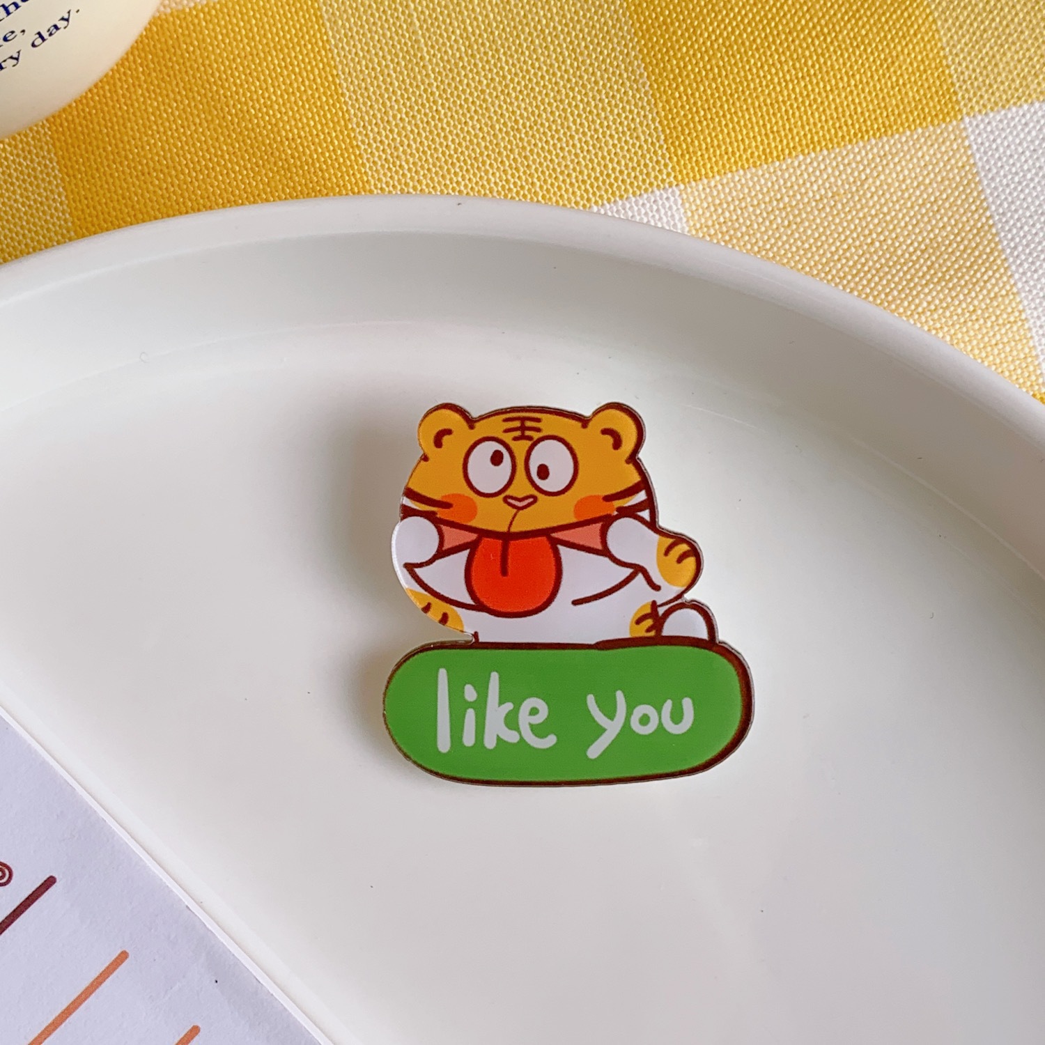 ins风潮可爱甜美小老虎亚克力胸针包包服装装饰配饰卡通创意徽章详情35