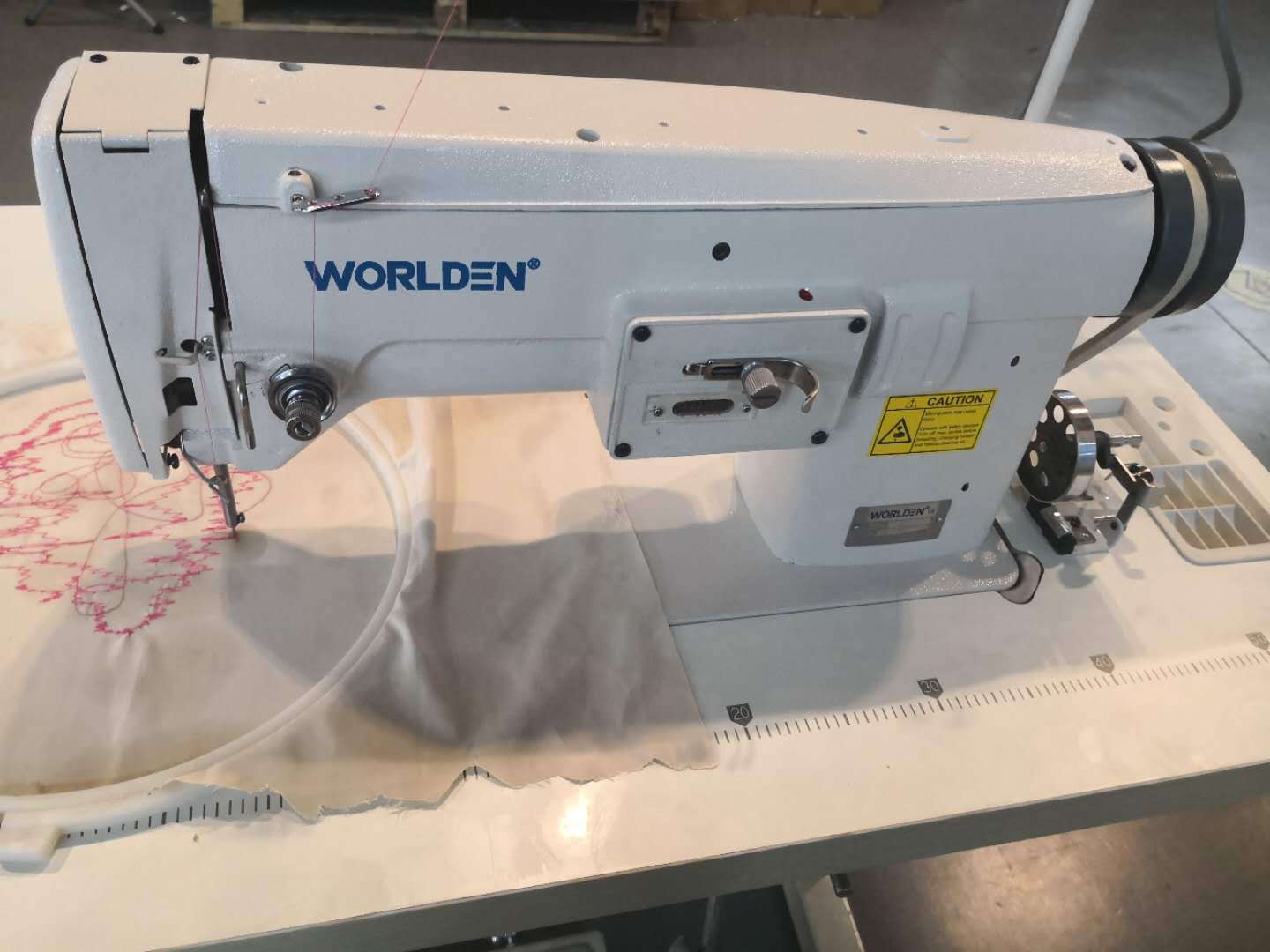 Herb-shaped sewing and embroidery machine LZ-271 hand-pushed embroidery sewing machine Embroidery and make-up embroidery machine pic 1