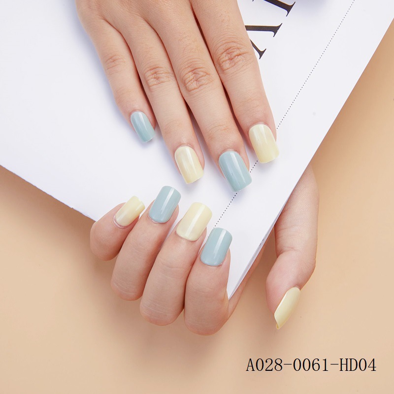 Short square-headed false nail patches for autumn and winter color contrast wearing nails, maple leaf red and dark green mixed monochrome nail art products pic 24