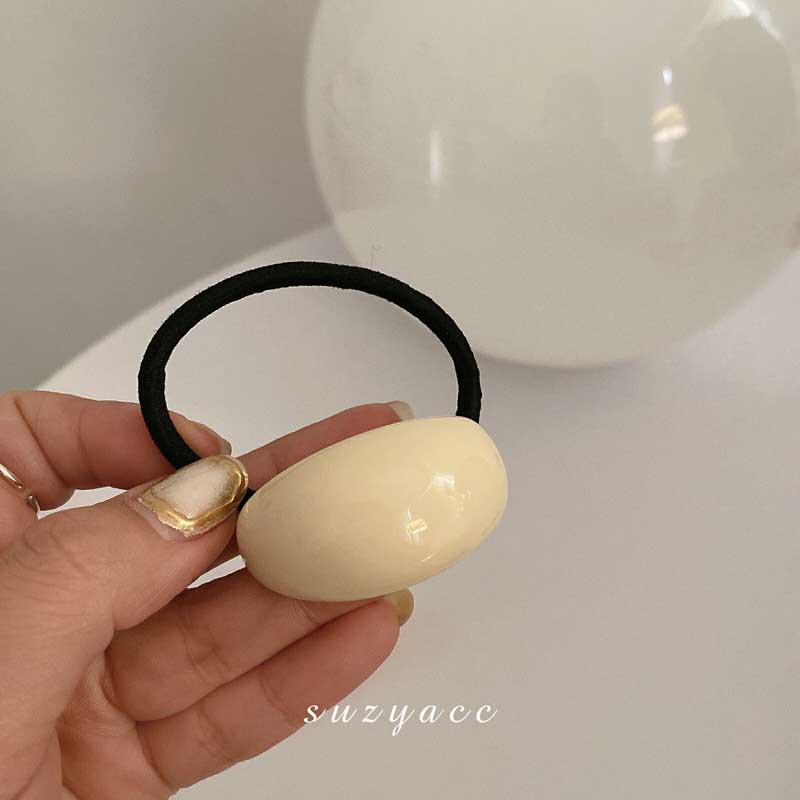 chic headband for women in Dongdaemun, South Korea, with a simple and elegant, cold style acrylic arc-shaped black leather band headband pic 11