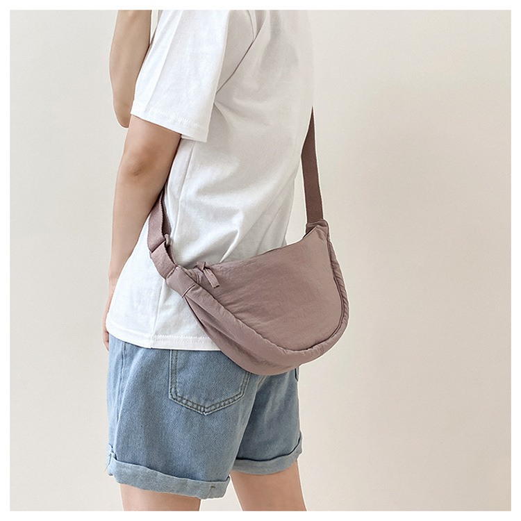 斜挎包女新款单肩包学生女包休闲包运动小包夏季帆布包日系饺子包详情25