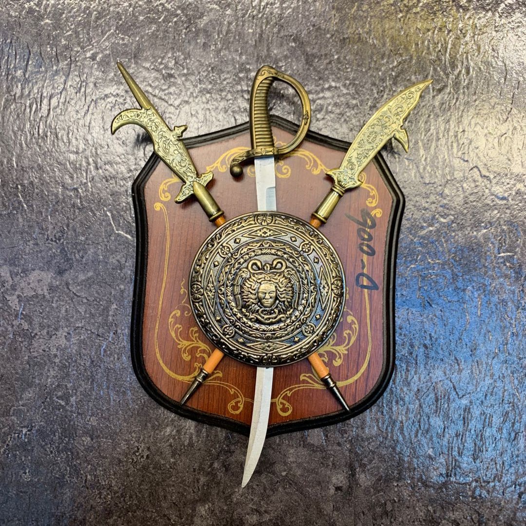 The shield home decoration European classical handicraft decoration sword wall-hanging style pic 6