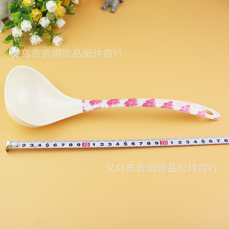 Melamine large soup spoons, plastic soup spoons and plastic large soup spoons are selling well at street stalls. Wholesale for one or two yuan pic 9
