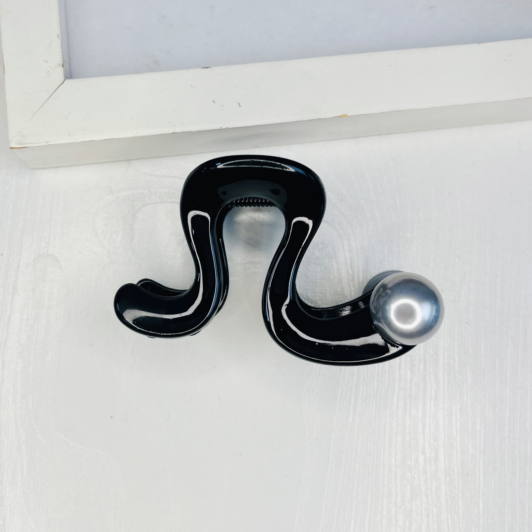 The 2025 National Trend series hairpins feature a niche design with geometric leopard print pearl hairpins, exuding a feminine and high-end charm. They are medium-sized semi-clip headwear pic 8