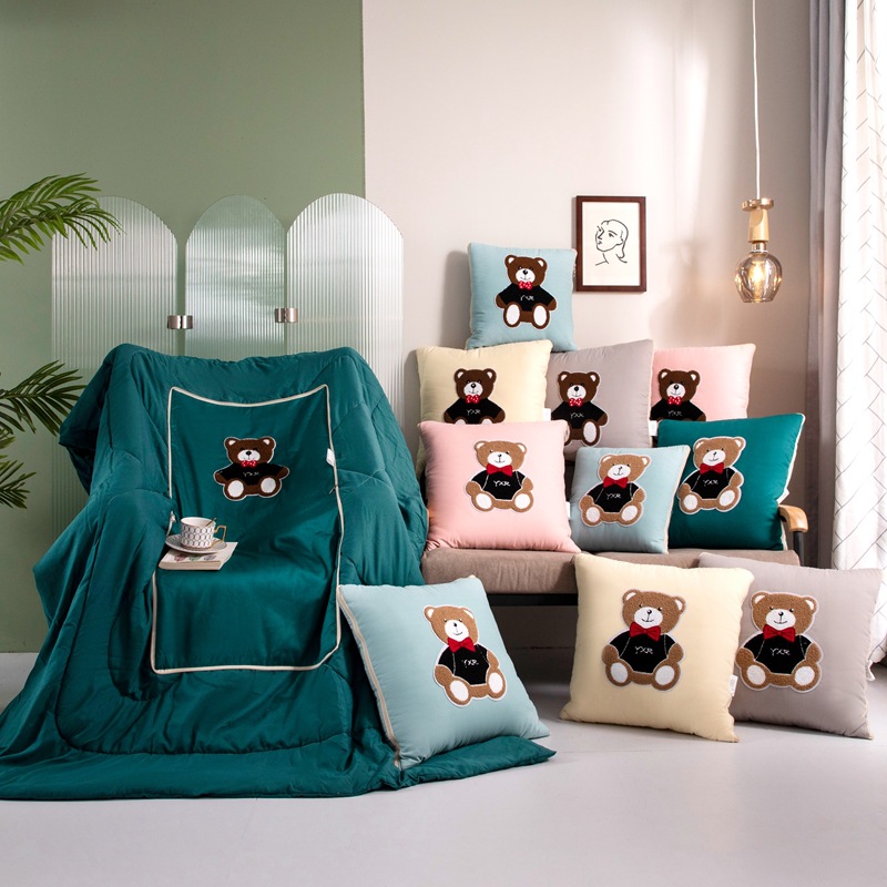 厂家批发冬季加厚抱枕被子两用水晶绒毯靠垫沙发午睡枕头定制LOGo详情1