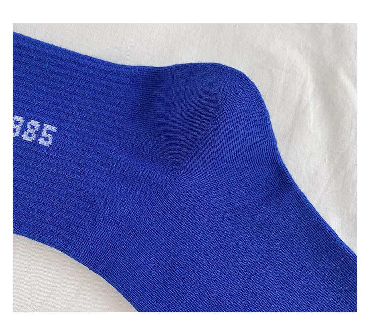 秋冬季中筒袜子女士 潮流克莱因蓝高帮女袜 诸暨长筒精梳棉袜批发详情14